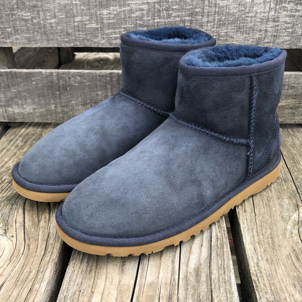 UGG Navy Blue Short Boots! EUC! - Picture 3 of 7